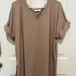 Zenana Outfitters Women's Short Sleeve V-Neck Tee - Taupe